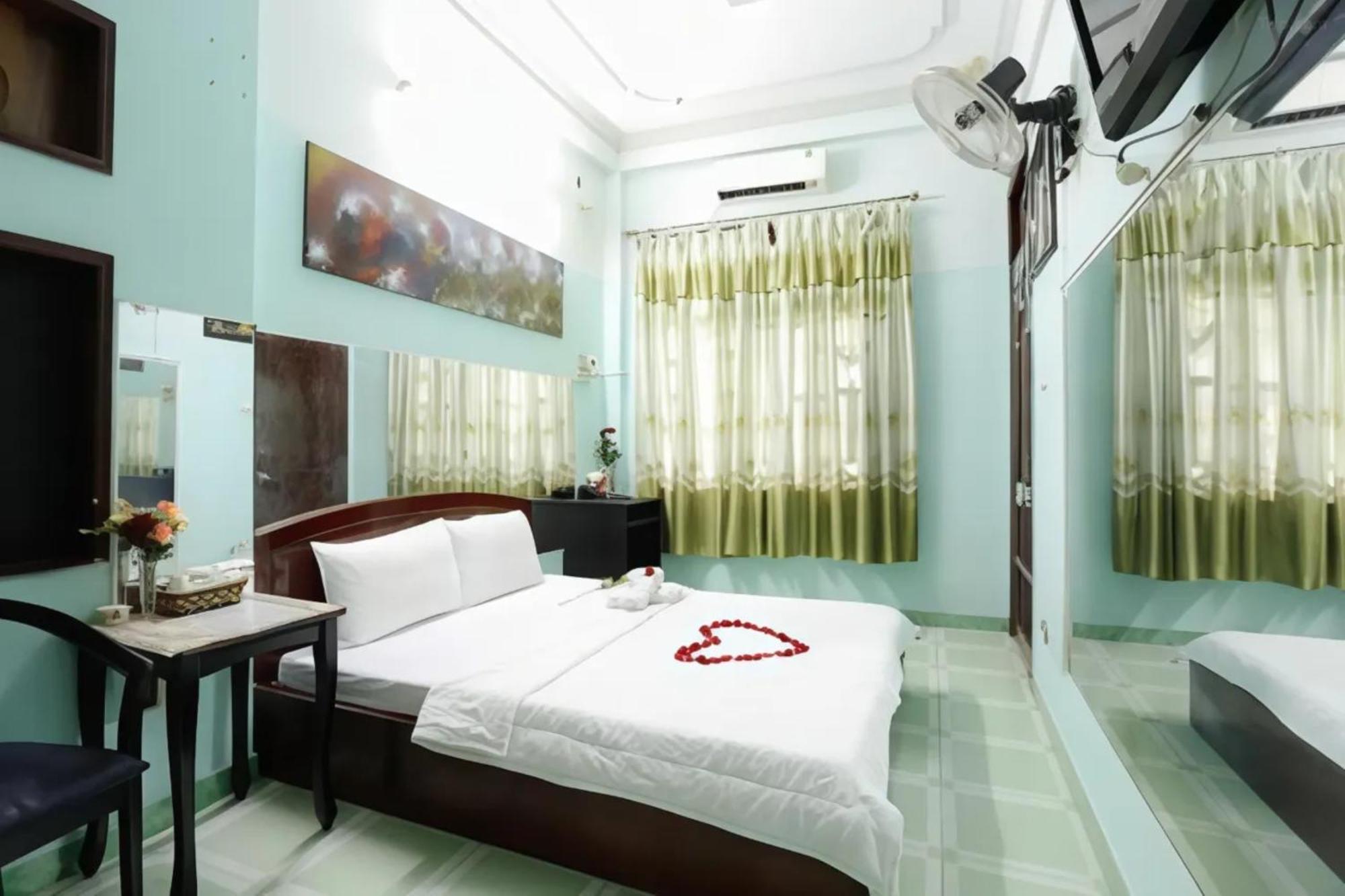 Hong Luc Hotel Hcm Thành Pho Ho Chí Minh Esterno foto